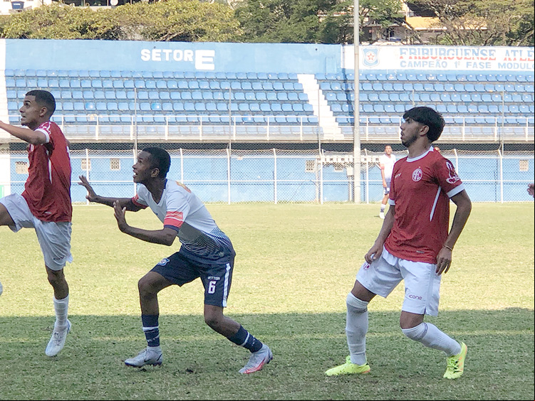  Após sofrer um pouco na segunda etapa, o Friburguense encontrou o gol do alívio no fim da partida