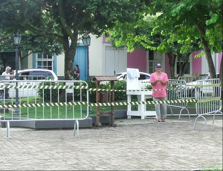 A  pia na praça de Duas Barras (Divulgação)