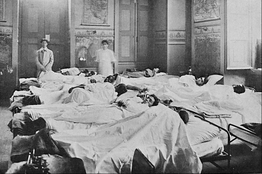 Doentes da gripe espanhola numa enfermaria do Rio em 1918 (Reproduções da web e álbum de família)