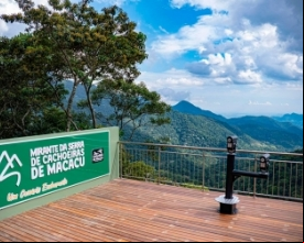 Na RJ-116, perigo com estacionamento irregular em mirante